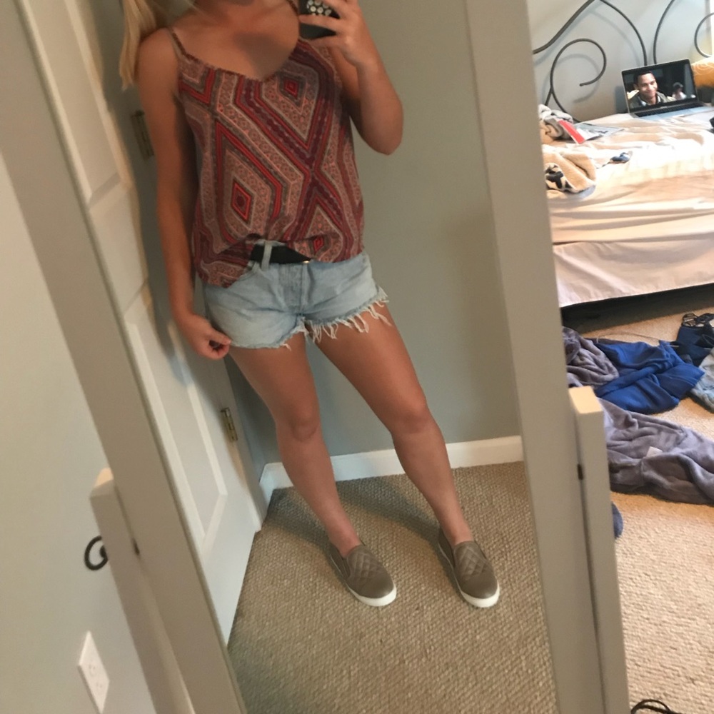 Hollister tank